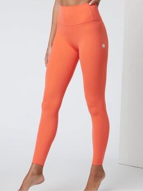 Vuori women’s All The Feels Leggings Pomelo